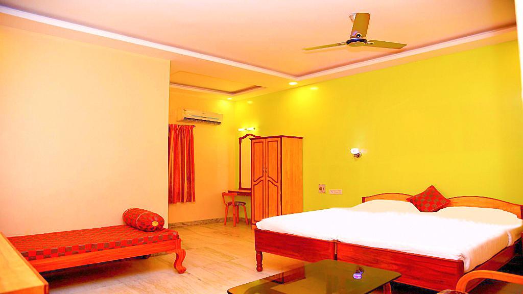Sindhu Towers Hotel ฮอร์นีเบ็ชวา ภายนอก รูปภาพ