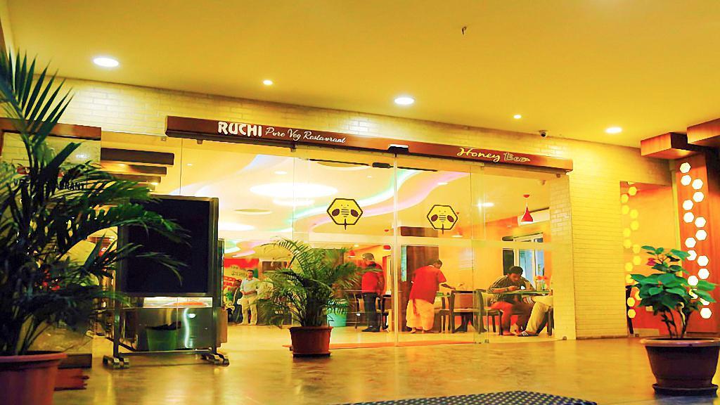 Sindhu Towers Hotel ฮอร์นีเบ็ชวา ภายนอก รูปภาพ