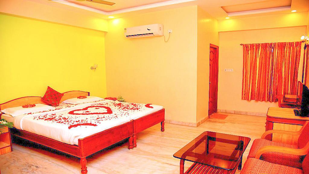 Sindhu Towers Hotel ฮอร์นีเบ็ชวา ภายนอก รูปภาพ